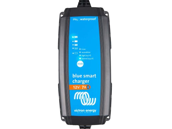 Blue Smart IP65 Charger 12/7(1) 230V UK Retail