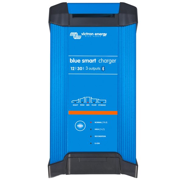 Blue Power Charger 12/30 IP22 (3) UK